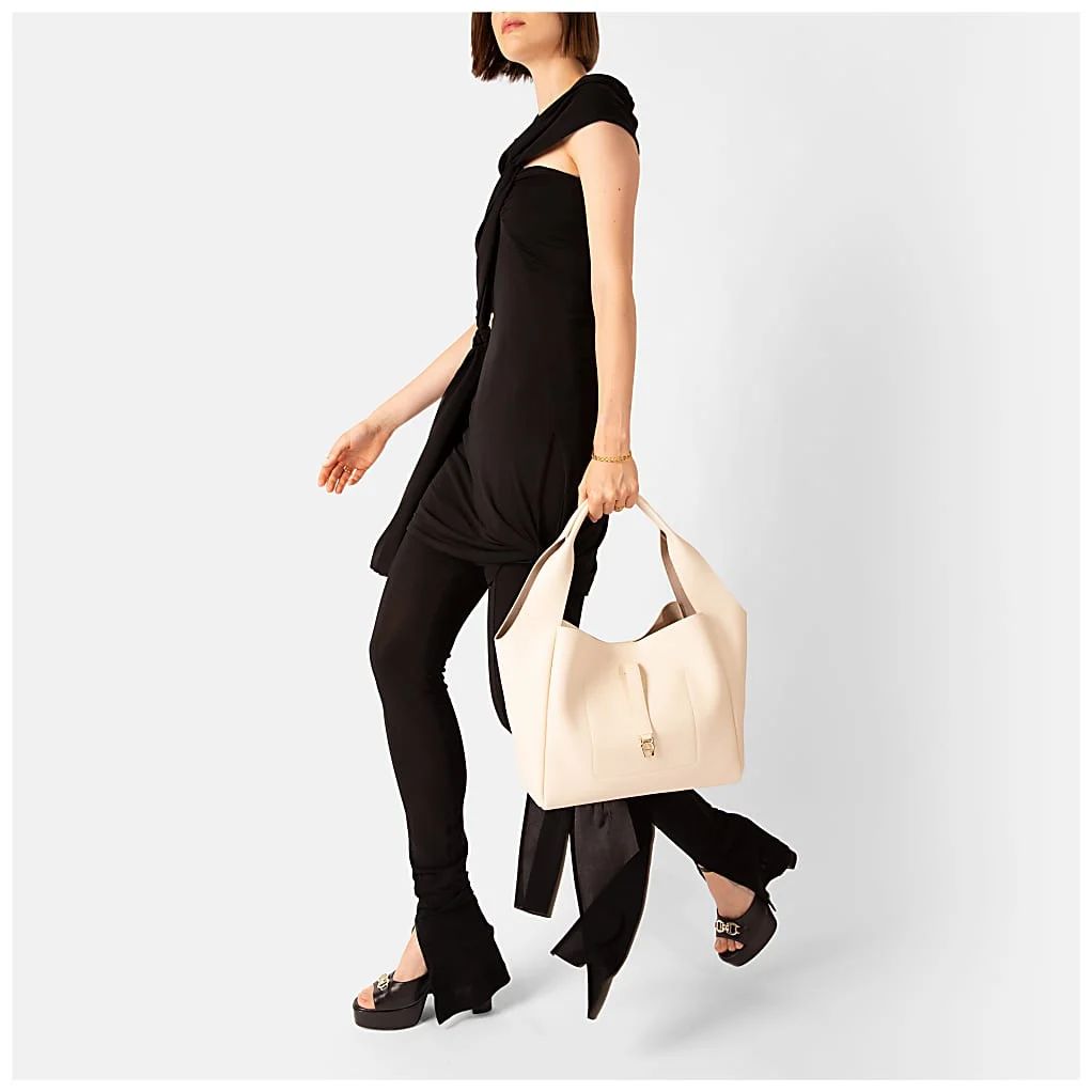 AIGNER ZAIRA BEUTELTASCHE M - SCHWARZ