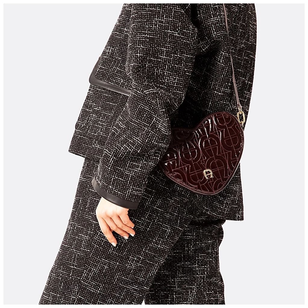 AIGNER HEART POUCH LACCA - SCHWARZ